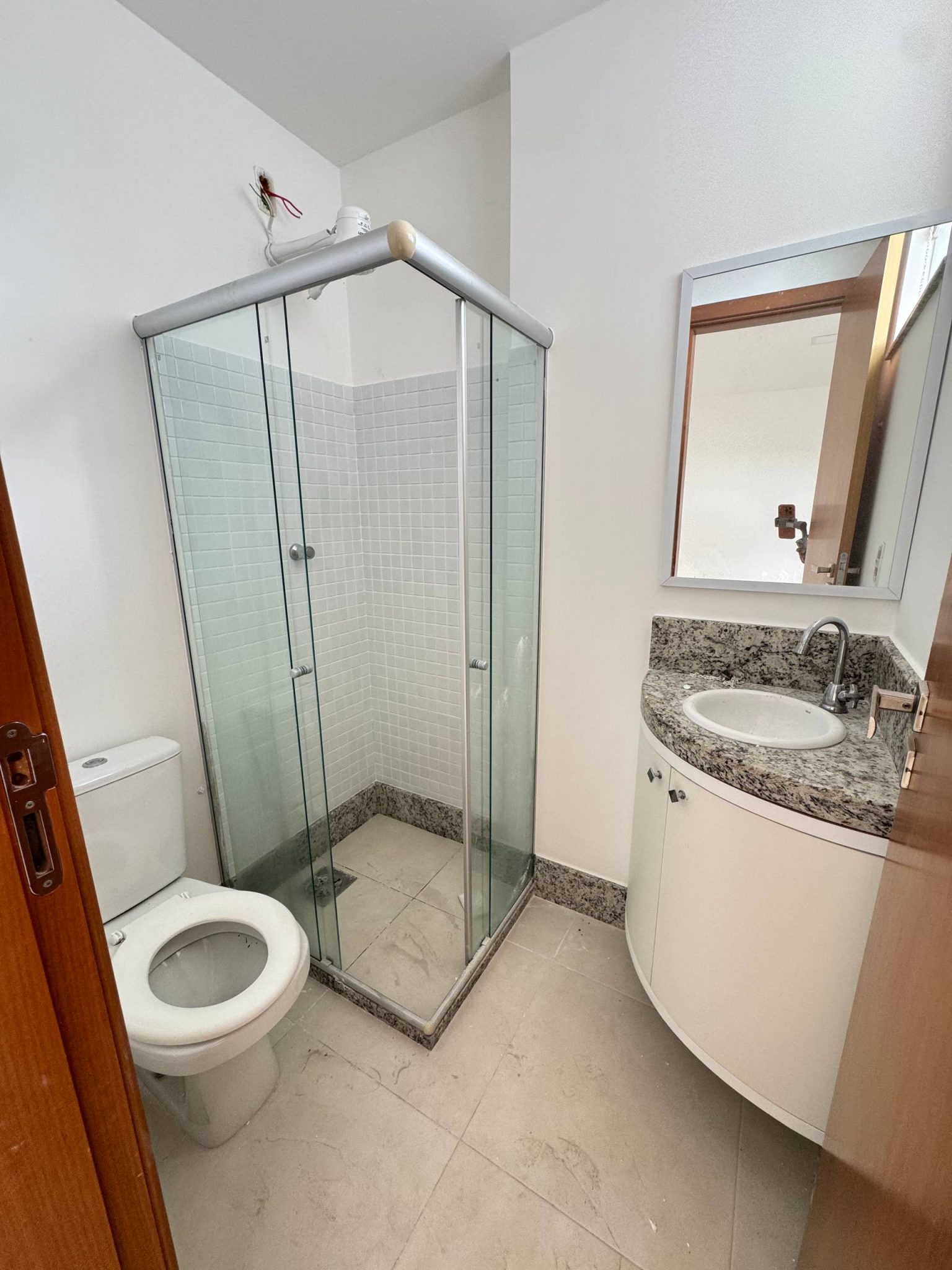 APARTAMENTO EXCELENTE LOCALIZAÇÃO