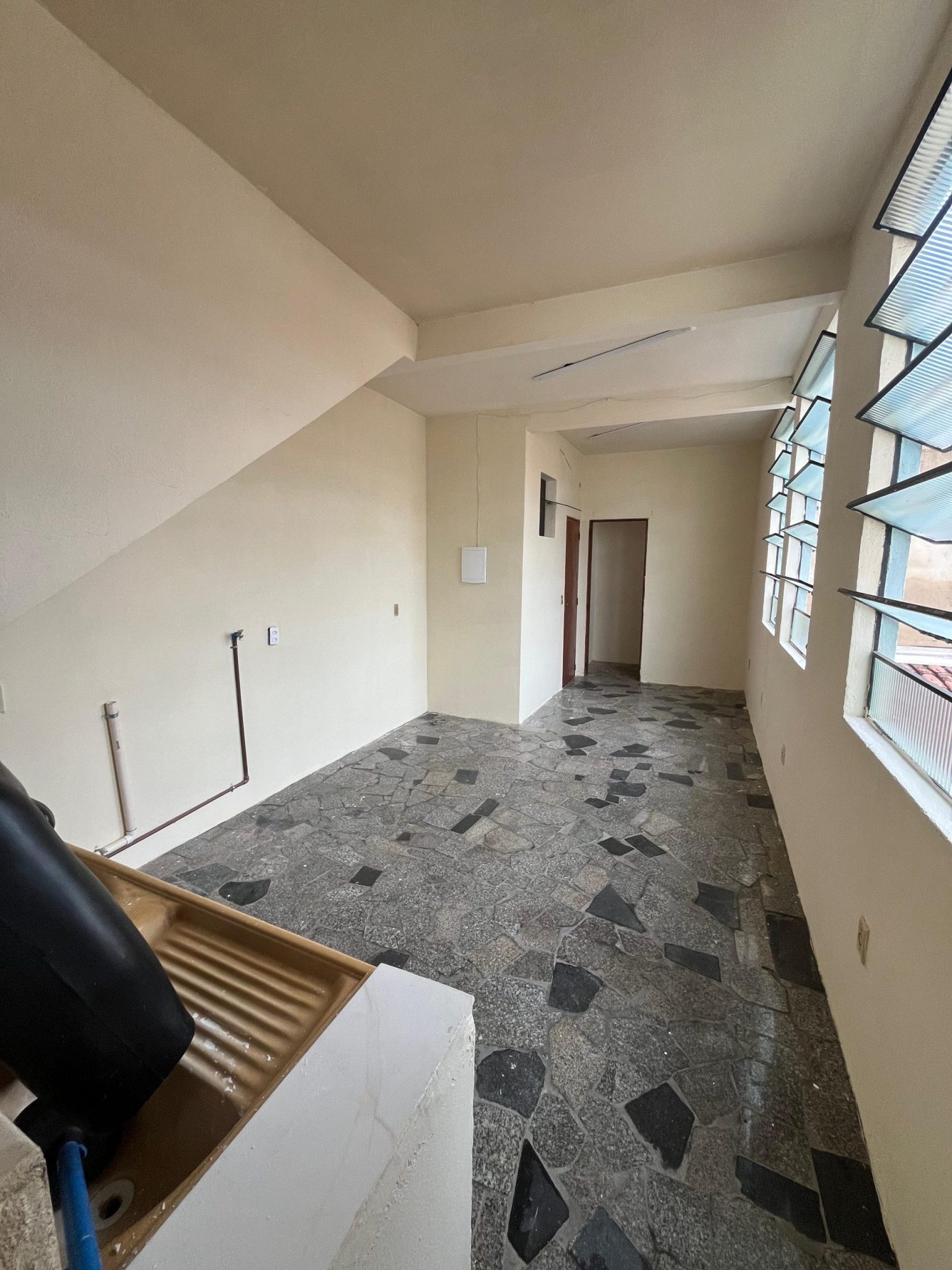 CASA DUPLEX C/ PONTO COMERCIAL