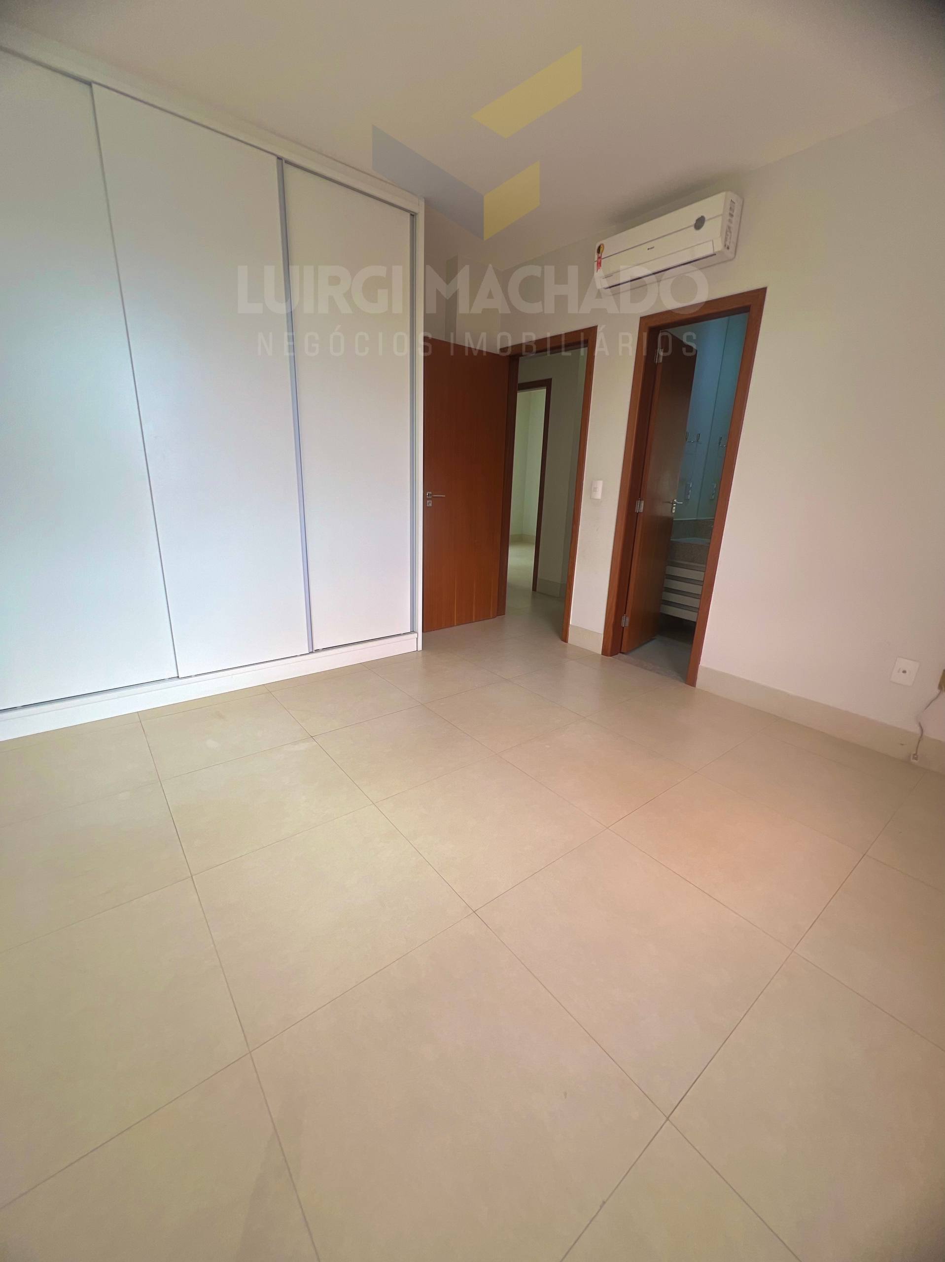 APARTAMENTO C/ ÁREA PRIVATIVA