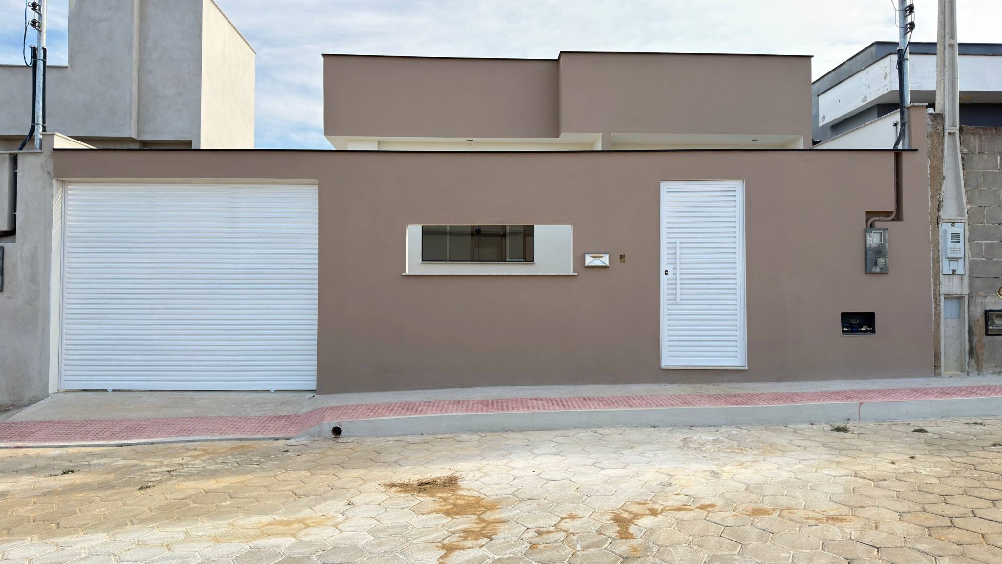 CASA LINEAR R$ 600 MIL